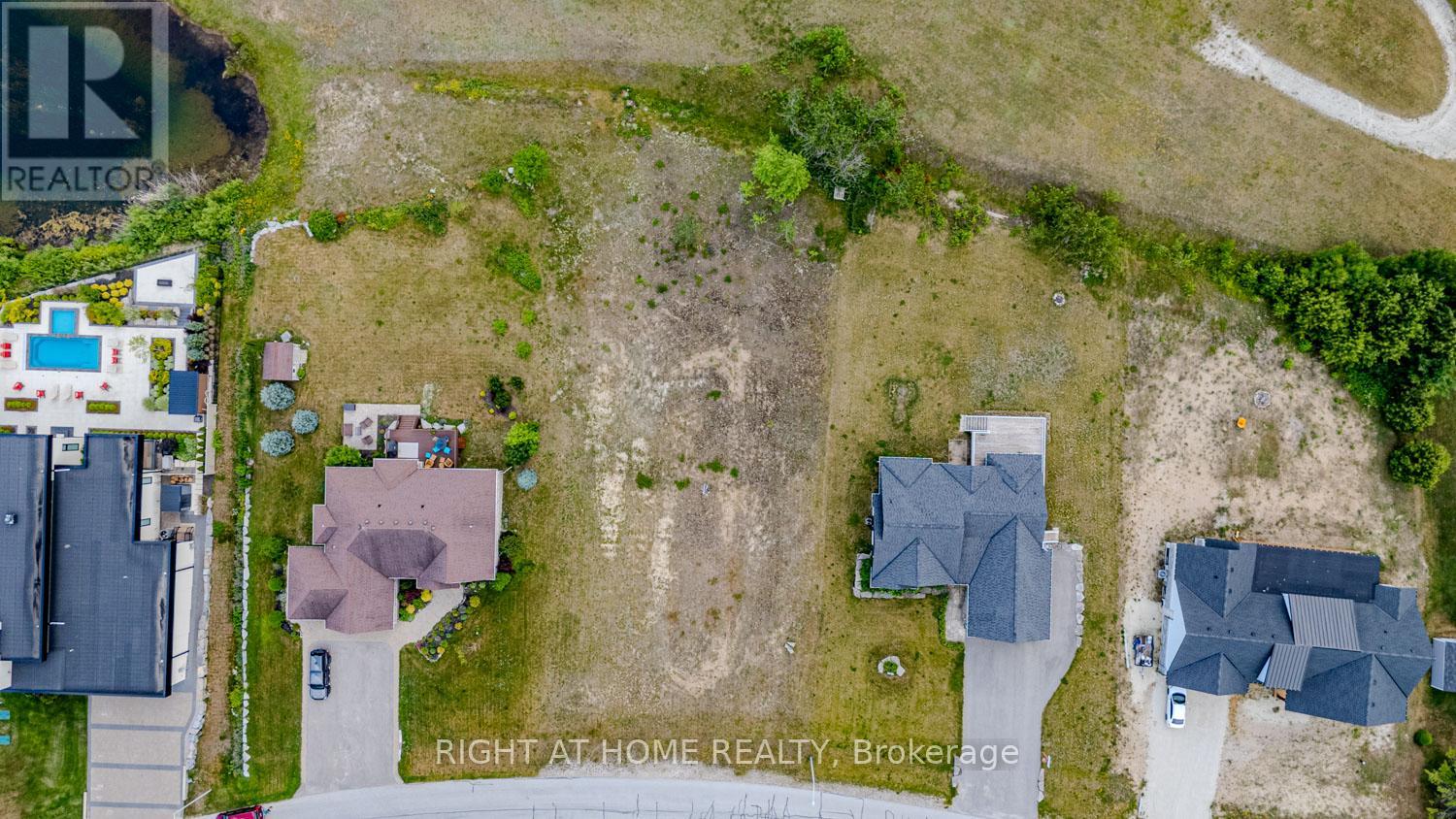 8 Deanna Drive, Wasaga Beach, Ontario  L9Z 1J5 - Photo 3 - S12689476