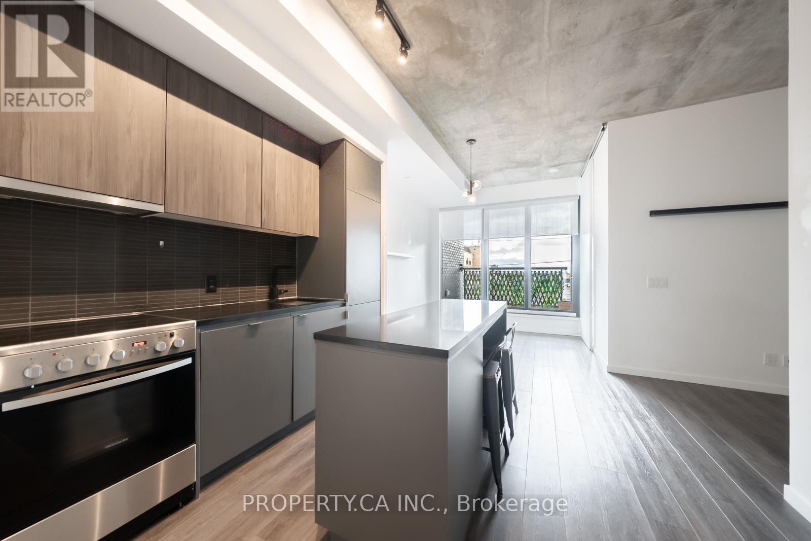 212 - 7 Smith Crescent, Toronto, Ontario  M8Z 0G3 - Photo 13 - W12689462