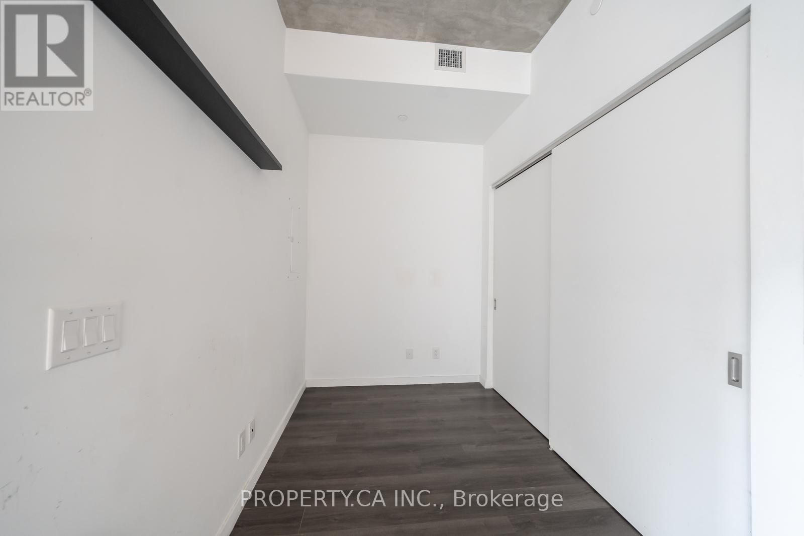 212 - 7 Smith Crescent, Toronto, Ontario  M8Z 0G3 - Photo 16 - W12689462