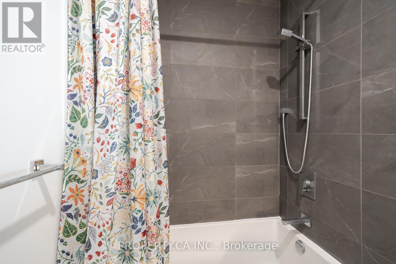 212 - 7 Smith Crescent, Toronto, Ontario  M8Z 0G3 - Photo 4 - W12689462