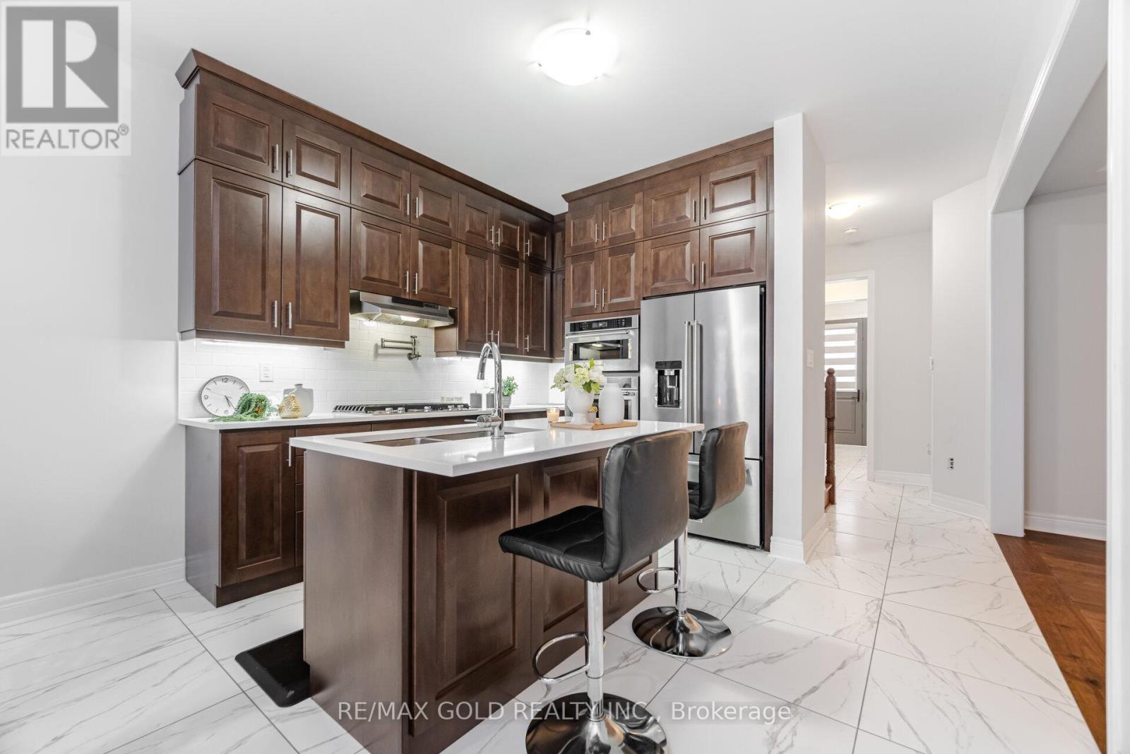 15 Duxbury Road, Brampton, Ontario  L6R 4E3 - Photo 13 - W12689486