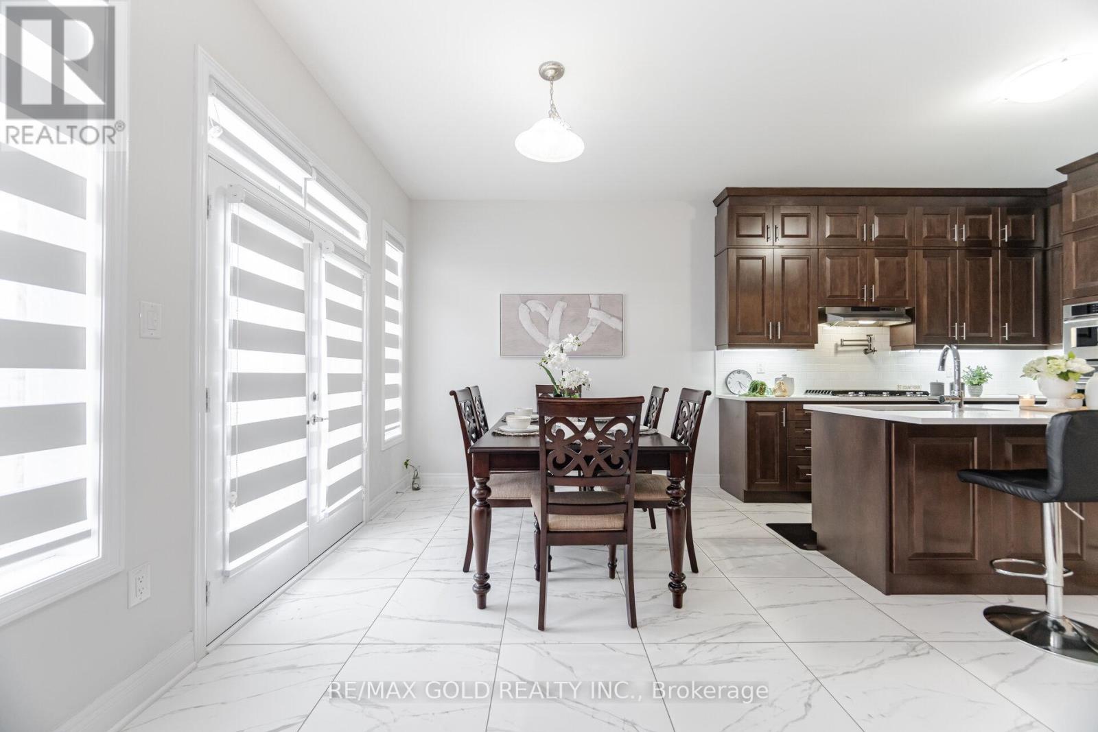 15 Duxbury Road, Brampton, Ontario  L6R 4E3 - Photo 17 - W12689486