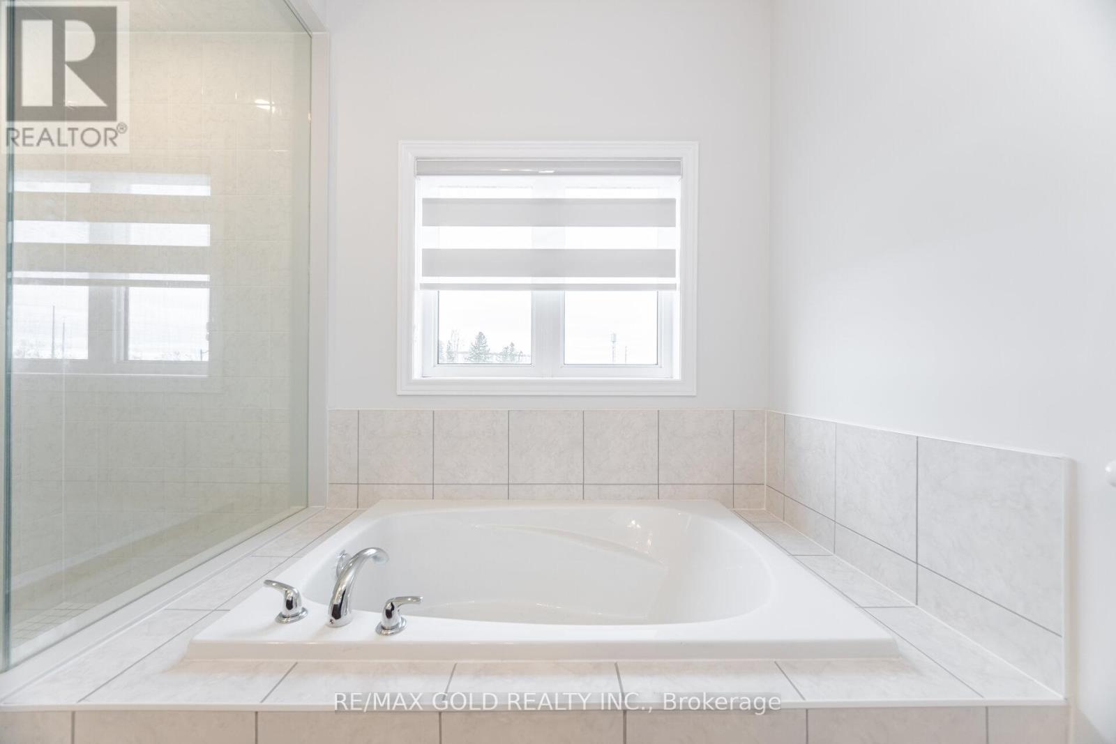 15 Duxbury Road, Brampton, Ontario  L6R 4E3 - Photo 30 - W12689486