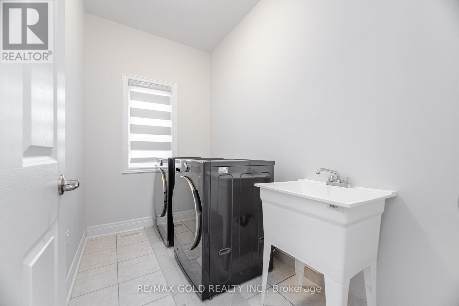 15 Duxbury Road, Brampton, Ontario  L6R 4E3 - Photo 42 - W12689486