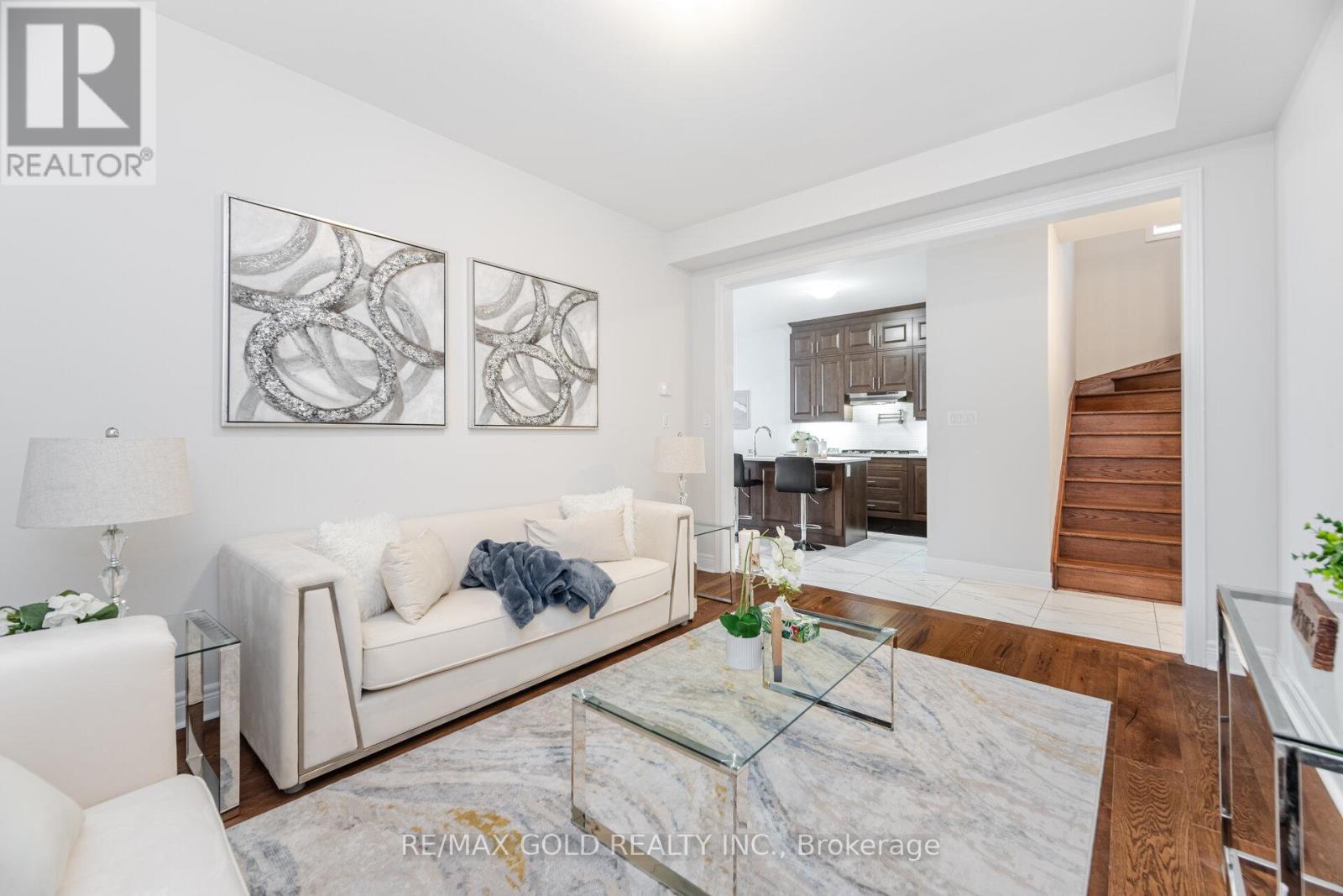 15 Duxbury Road, Brampton, Ontario  L6R 4E3 - Photo 9 - W12689486