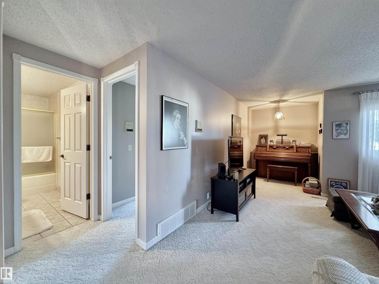 1057 109 St Nw, Edmonton, Alberta  T6J 5G2 - Photo 19 - E4469820