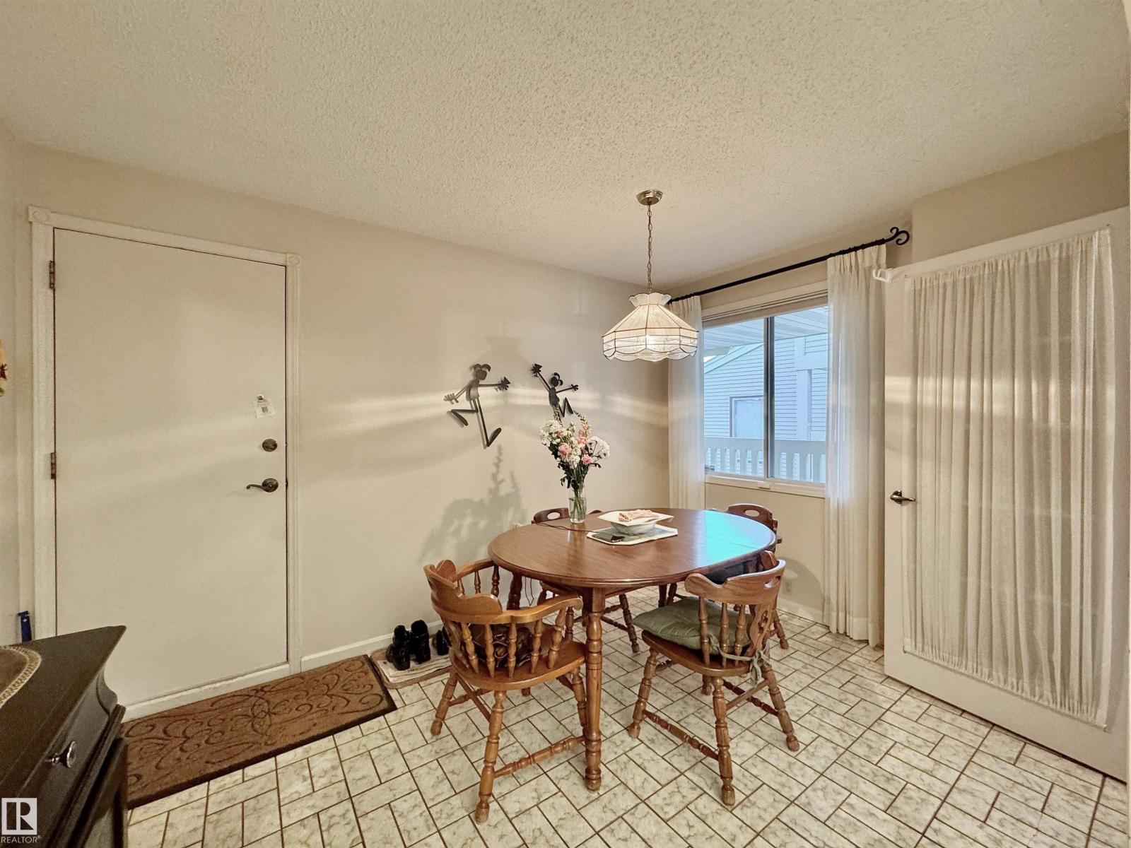 1057 109 St Nw, Edmonton, Alberta  T6J 5G2 - Photo 9 - E4469820