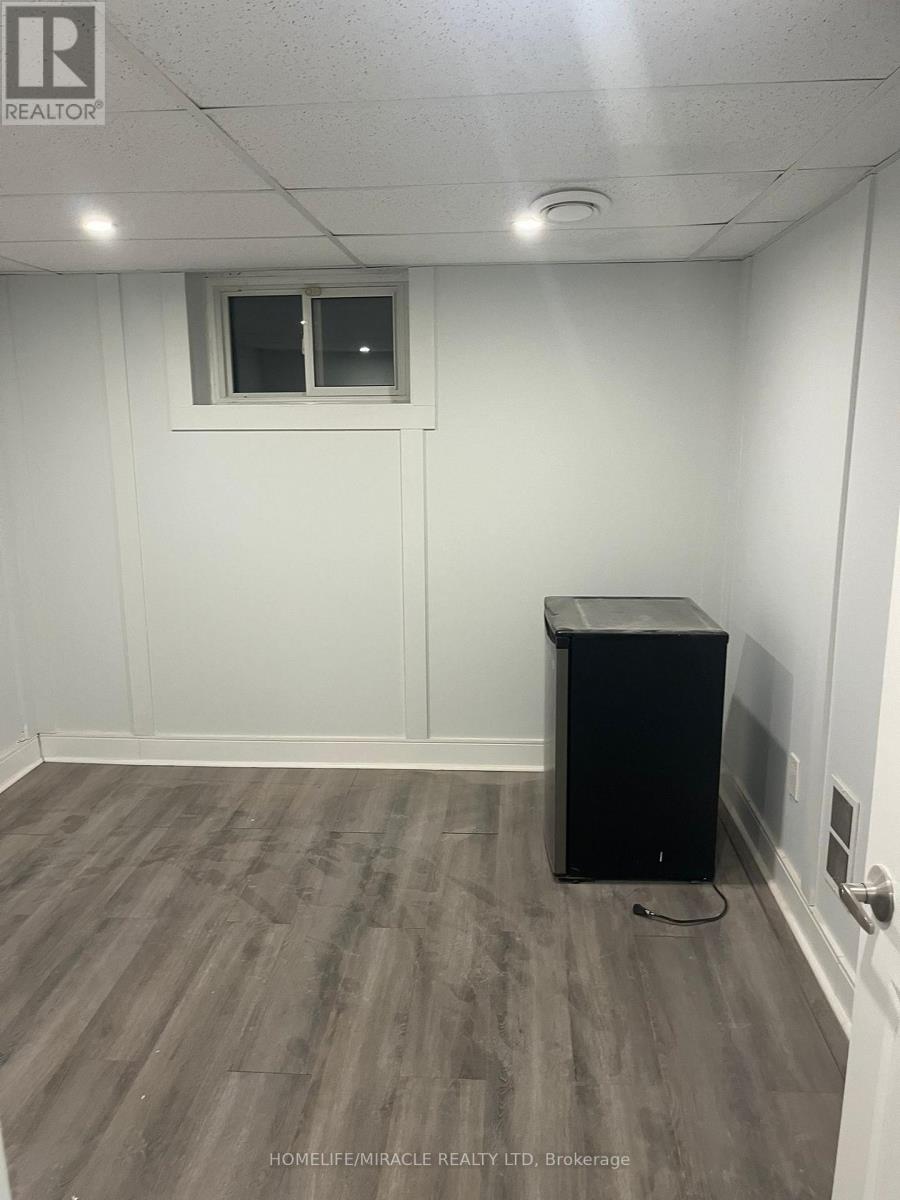 Bsmt - 5672 Drummond Road, Niagara Falls, Ontario  L2G 4L4 - Photo 5 - X12689478