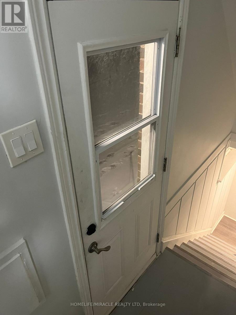 Bsmt - 5672 Drummond Road, Niagara Falls, Ontario  L2G 4L4 - Photo 7 - X12689478