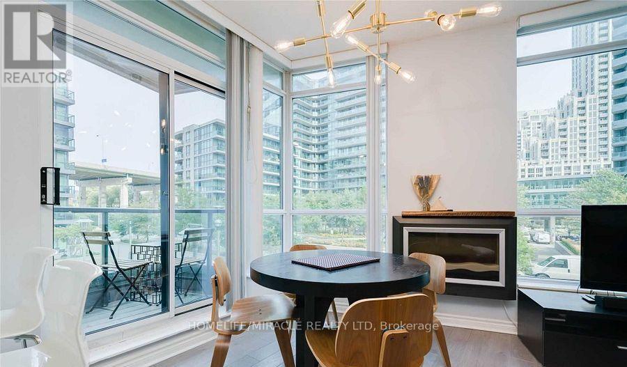 203 - 219 Fort York Boulevard, Toronto, Ontario  M5V 1B1 - Photo 11 - C12684076