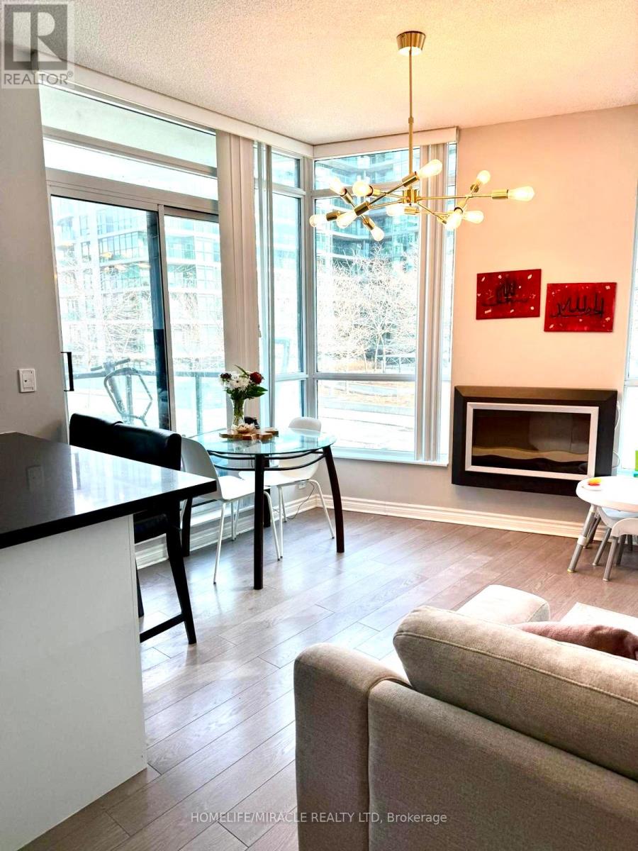 203 - 219 Fort York Boulevard, Toronto, Ontario  M5V 1B1 - Photo 6 - C12684076