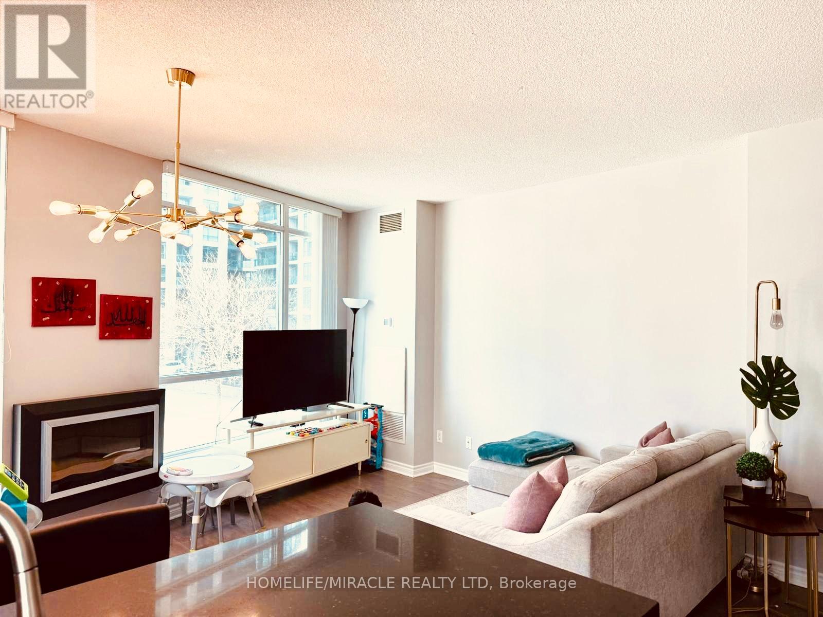 203 - 219 Fort York Boulevard, Toronto, Ontario  M5V 1B1 - Photo 8 - C12684076