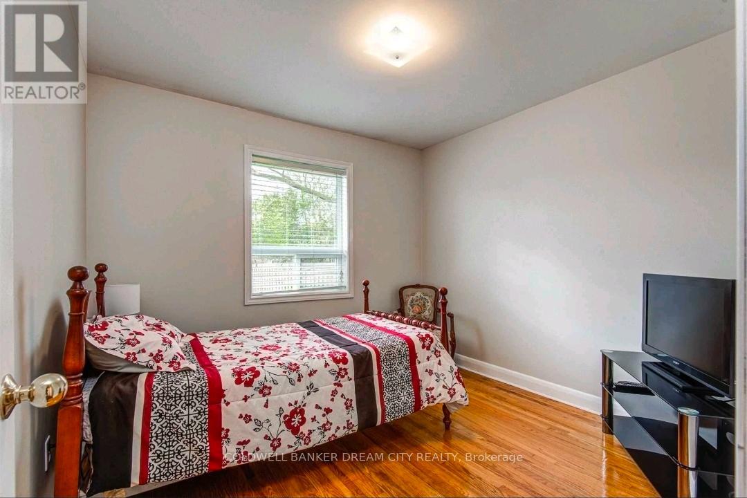 Main - 183 Elmhurst Drive, Toronto, Ontario  M9W 2L2 - Photo 9 - W12662836