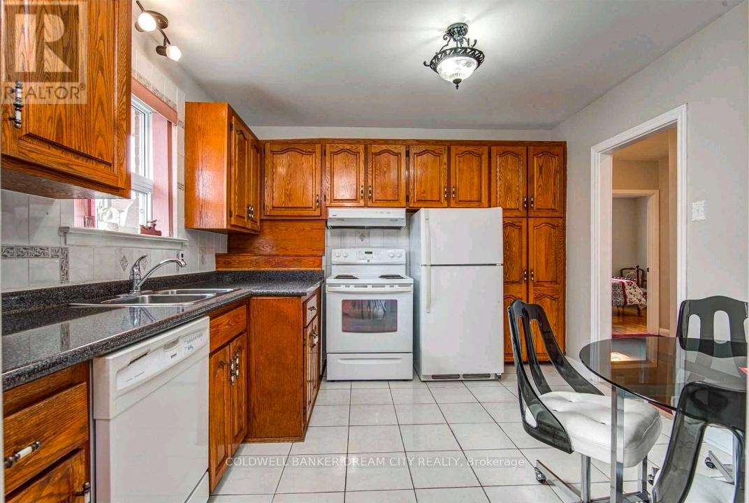 Main - 183 Elmhurst Drive, Toronto, Ontario  M9W 2L2 - Photo 6 - W12662836