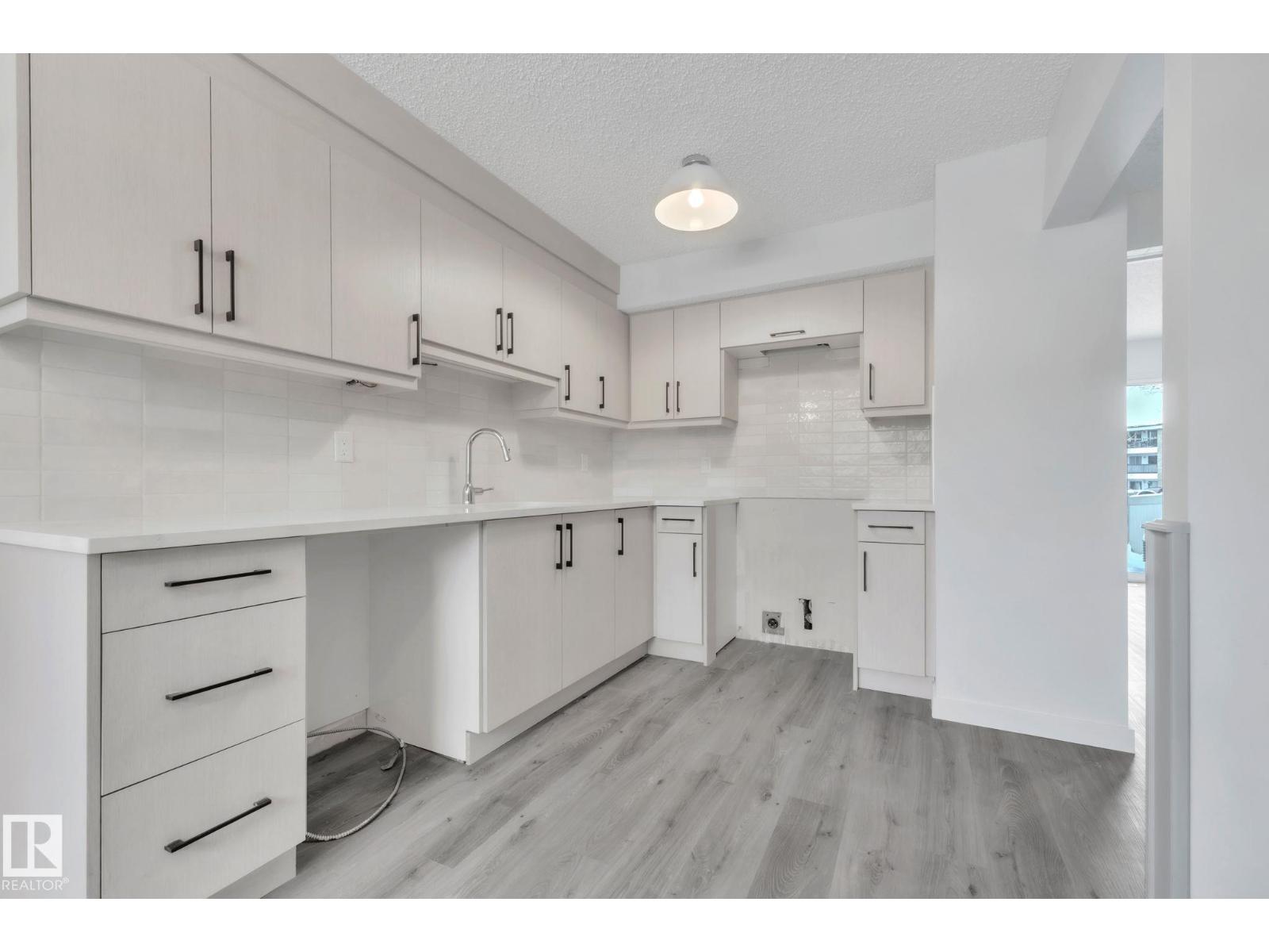 1281 Hooke Rd Nw, Edmonton, Alberta  T5A 4A5 - Photo 11 - E4469747