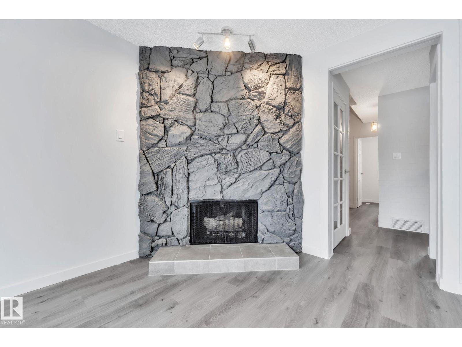 1281 Hooke Rd Nw, Edmonton, Alberta  T5A 4A5 - Photo 7 - E4469747