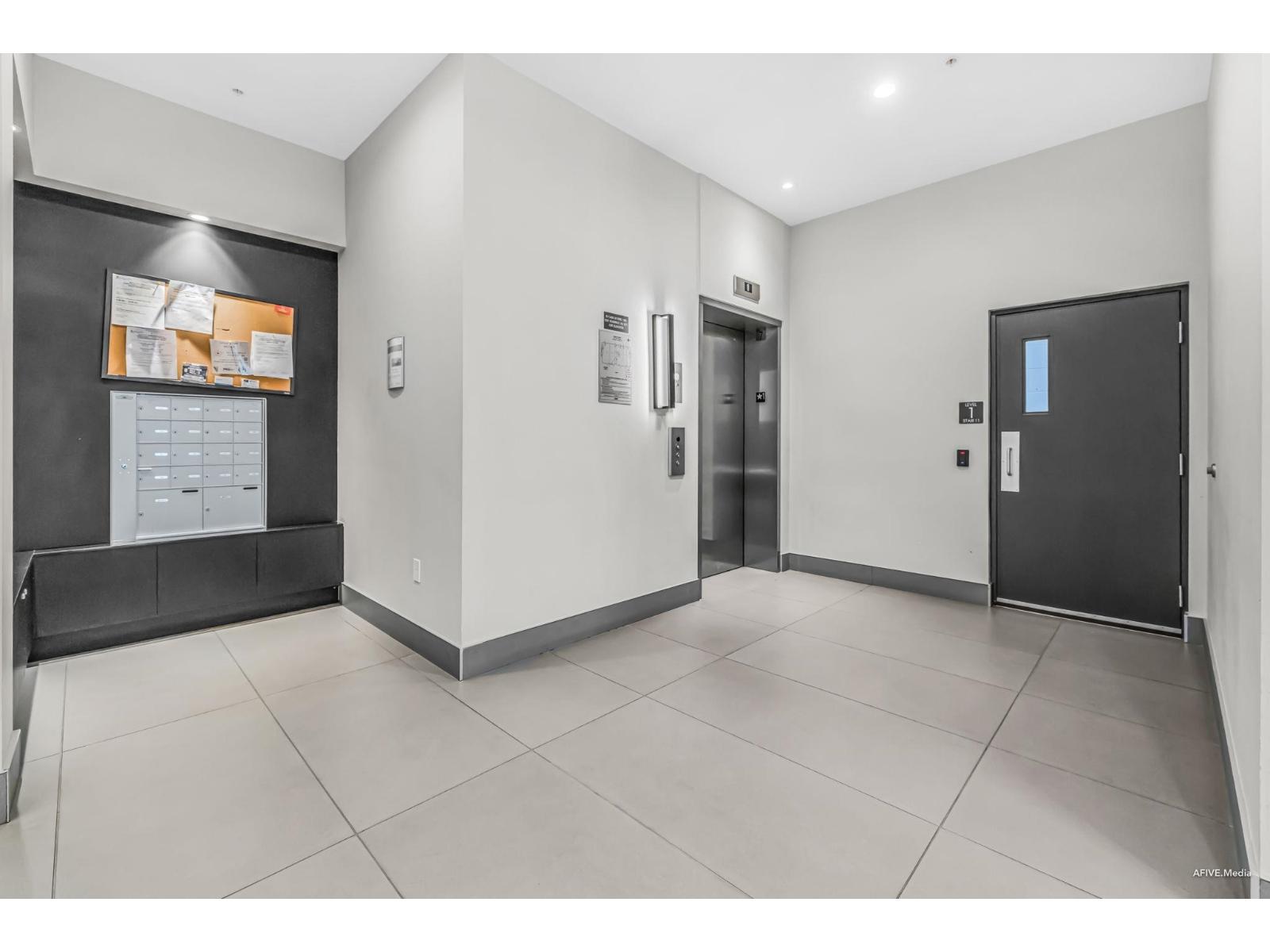 605 20019 83a Avenue, Surrey, British Columbia  V2Y 5K6 - Photo 4 - R3078673