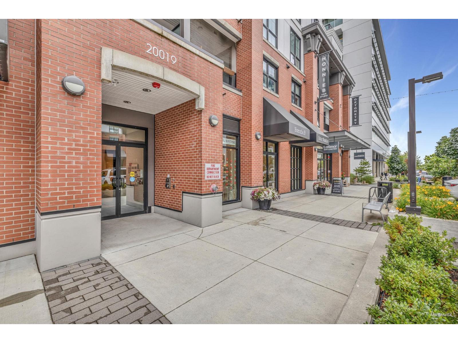 605 20019 83a Avenue, Surrey, British Columbia  V2Y 5K6 - Photo 3 - R3078673