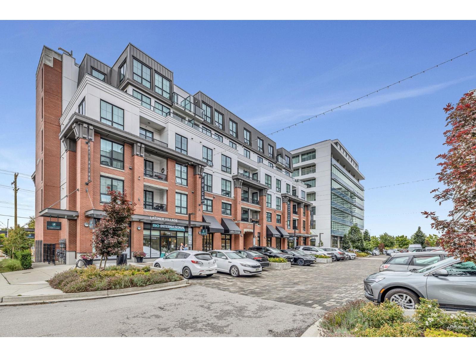 605 20019 83a Avenue, Surrey, British Columbia  V2Y 5K6 - Photo 2 - R3078673