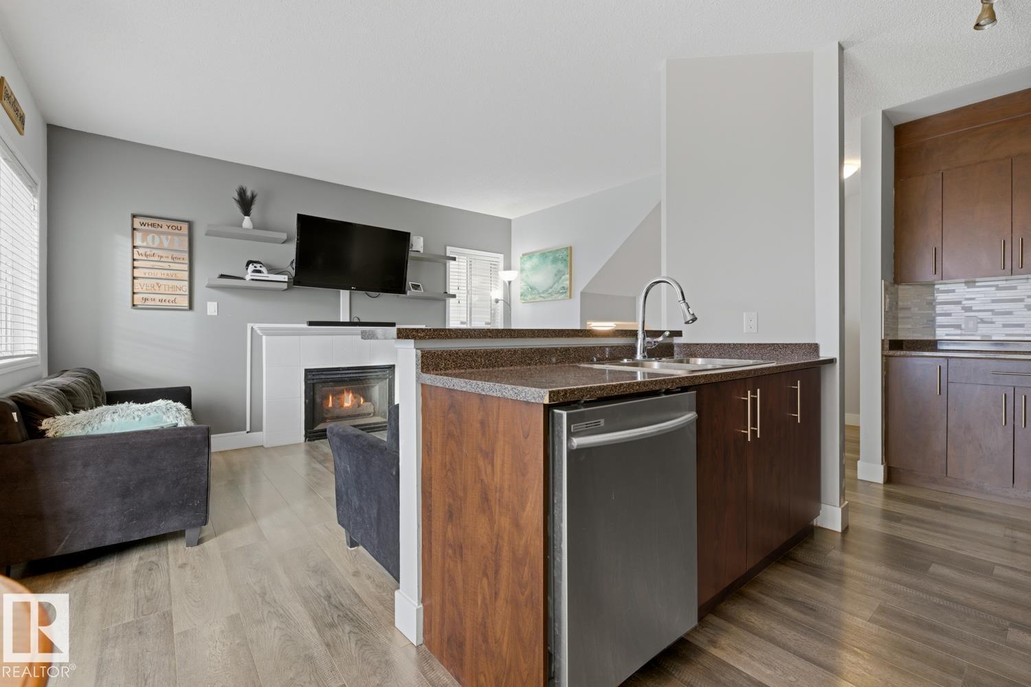 #59 843 Youville Dr W Nw, Edmonton, Alberta T6L 6X8 - Photo 2 - E4469824