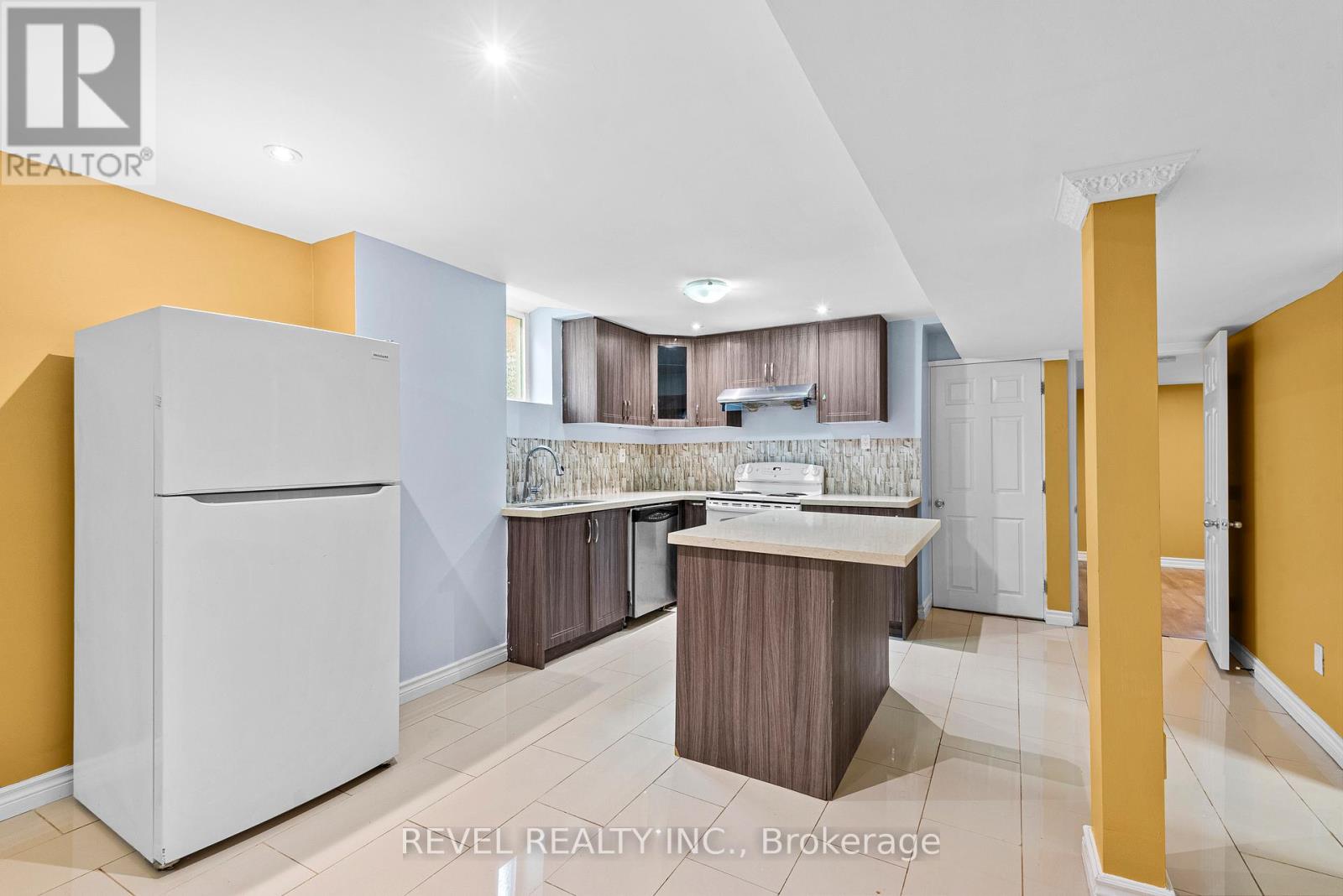 Bsmt - 1005 Sandcliff Drive, Oshawa, Ontario  L1K 2E4 - Photo 4 - E12689528