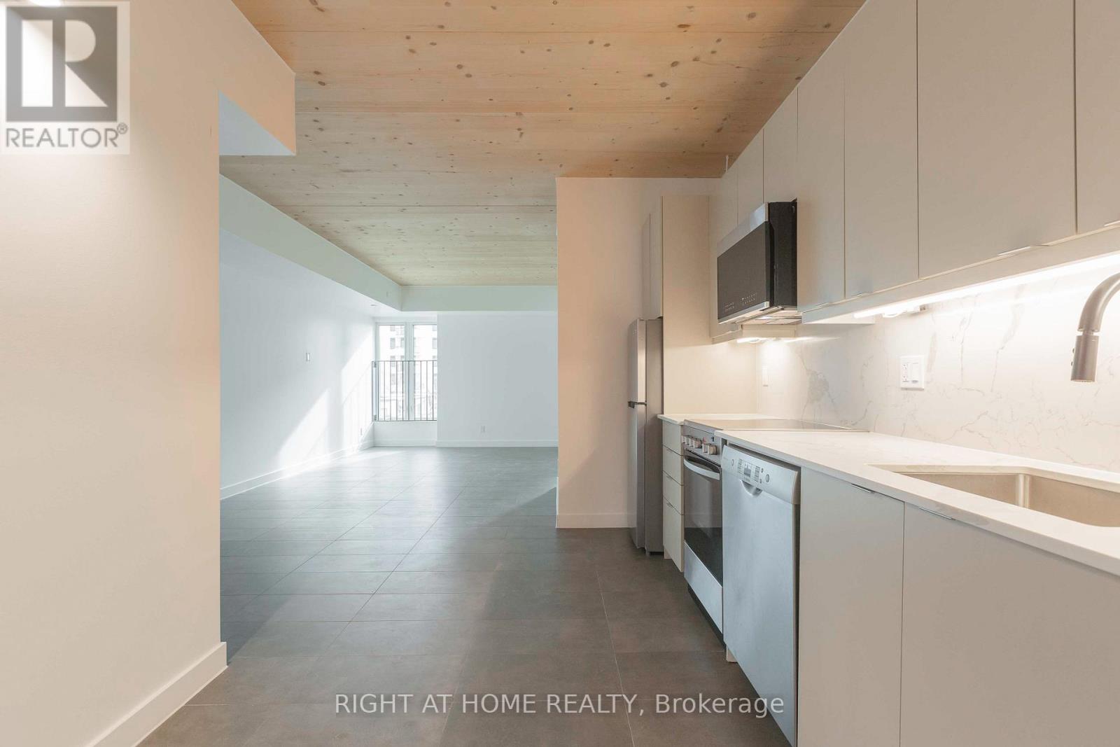 302 - 1598 Queen Street E, Toronto, Ontario  M4L 1E5 - Photo 15 - E12689538