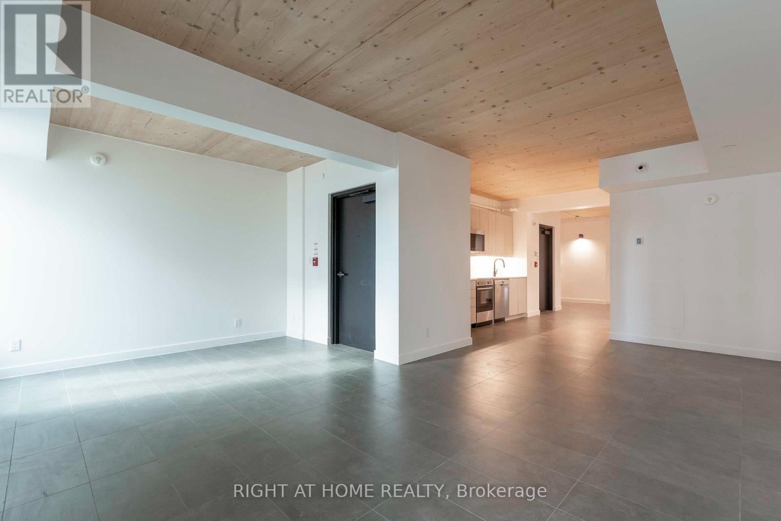 302 - 1598 Queen Street E, Toronto, Ontario  M4L 1E5 - Photo 18 - E12689538