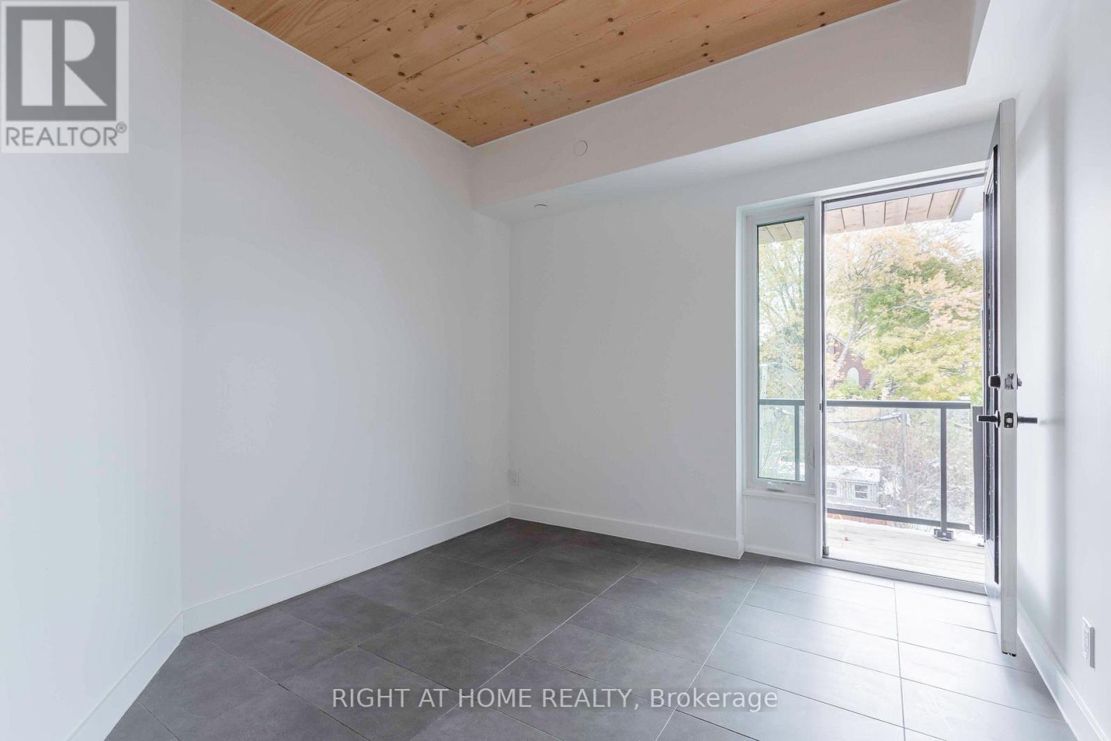 302 - 1598 Queen Street E, Toronto, Ontario  M4L 1E5 - Photo 6 - E12689538