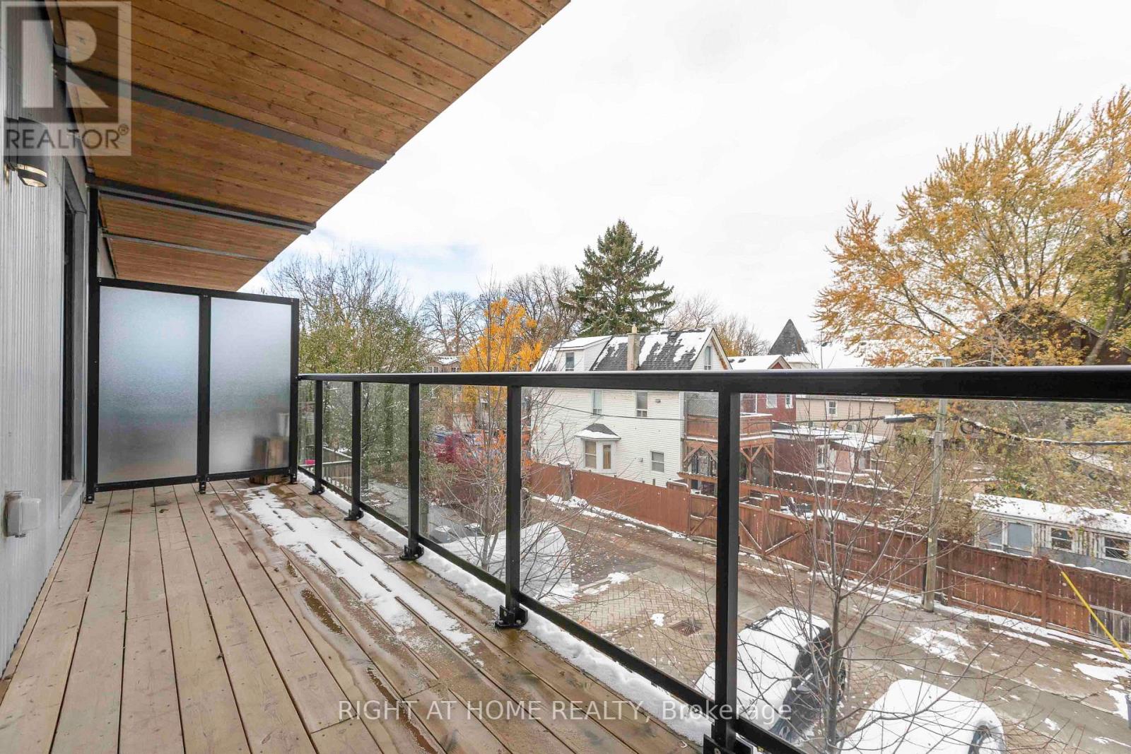 302 - 1598 Queen Street E, Toronto, Ontario  M4L 1E5 - Photo 8 - E12689538