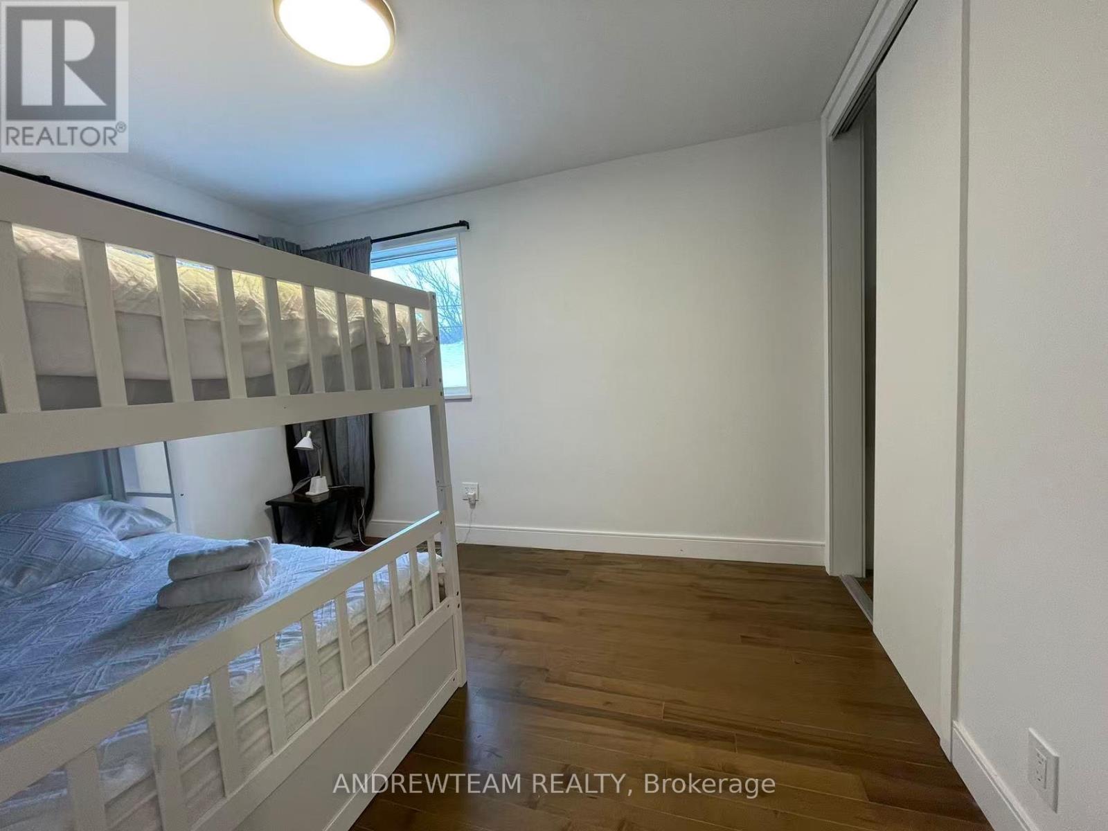 Main Floor - 382 Lynett Crescent, Richmond Hill, Ontario  L4C 2V5 - Photo 12 - N12689540