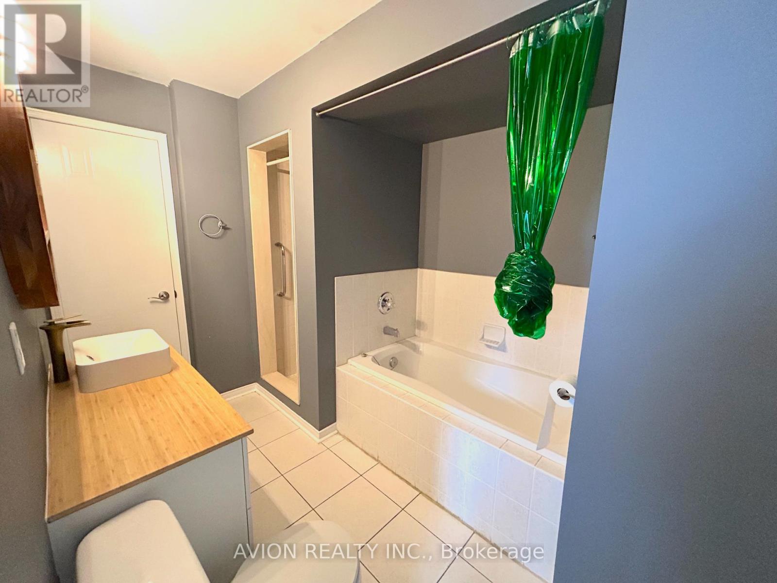 264 - 23 Observatory Lane, Richmond Hill, Ontario  L4C 0M7 - Photo 10 - N12689584