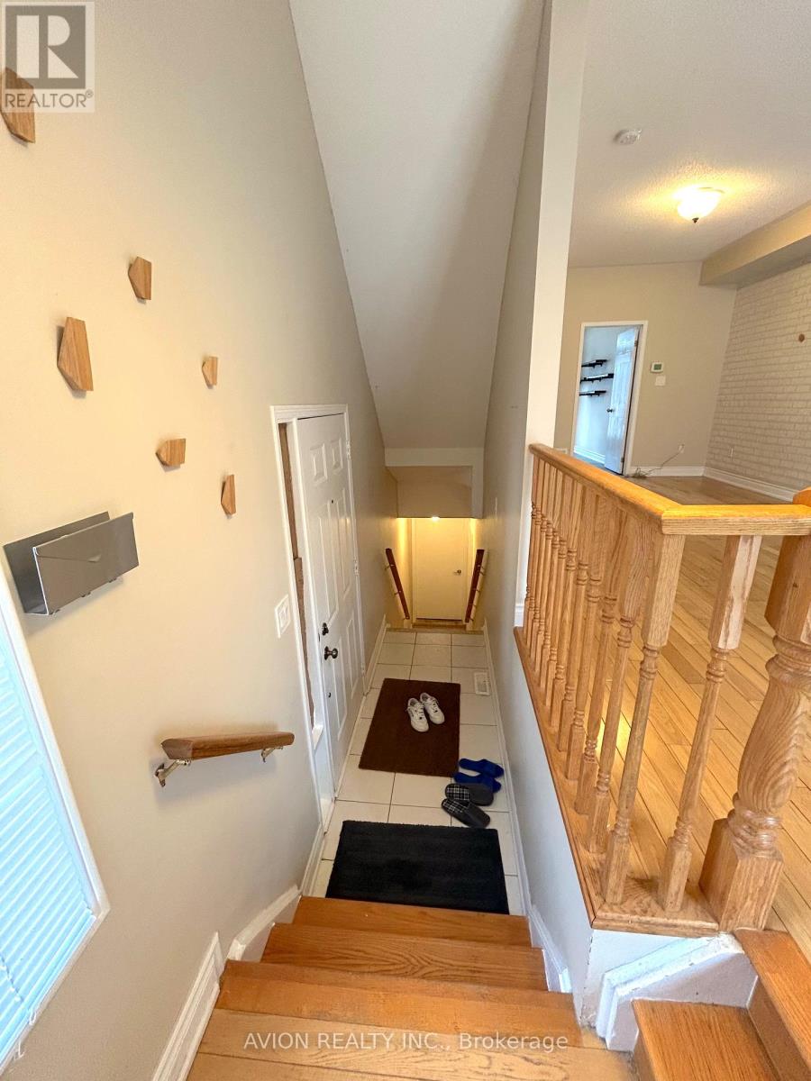 264 - 23 Observatory Lane, Richmond Hill, Ontario  L4C 0M7 - Photo 2 - N12689584