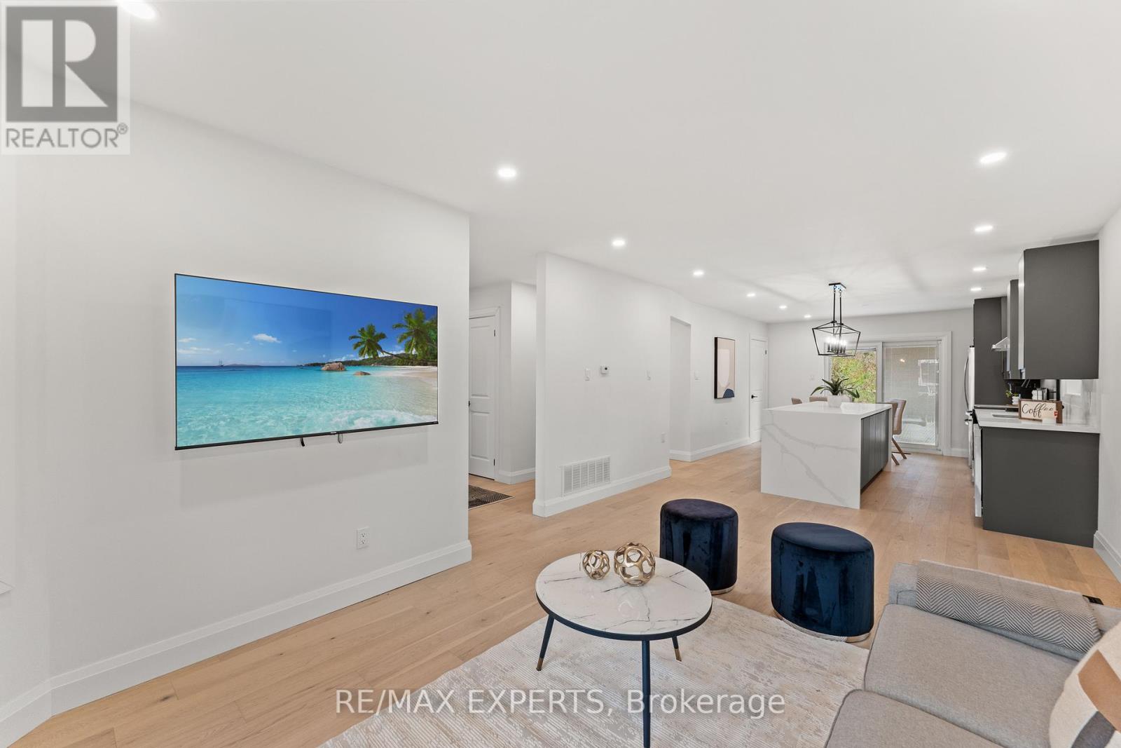 353 Walter Drive, Georgina, Ontario  L4P 3A8 - Photo 11 - N12689092