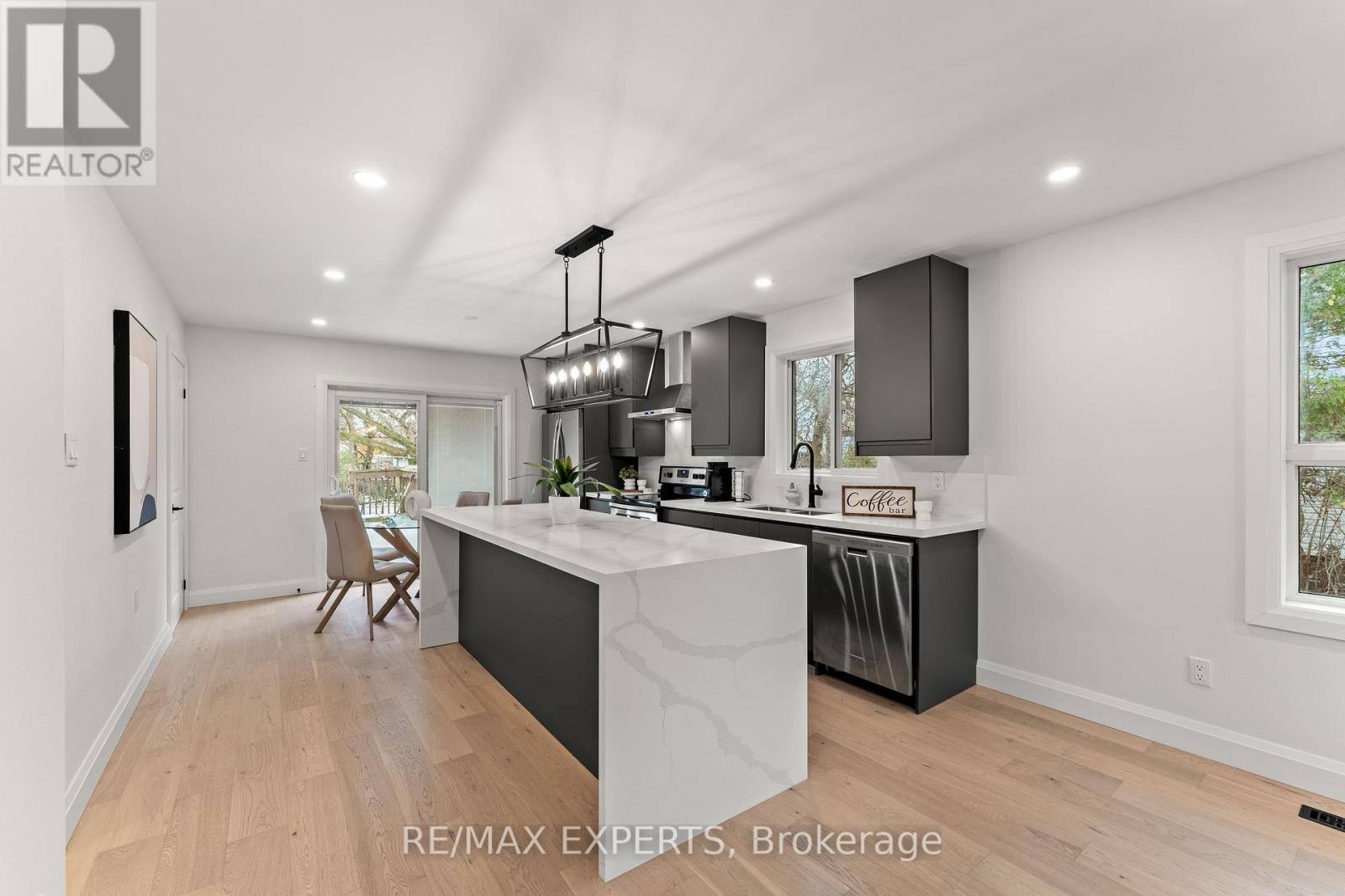 353 Walter Drive, Georgina, Ontario  L4P 3A8 - Photo 13 - N12689092