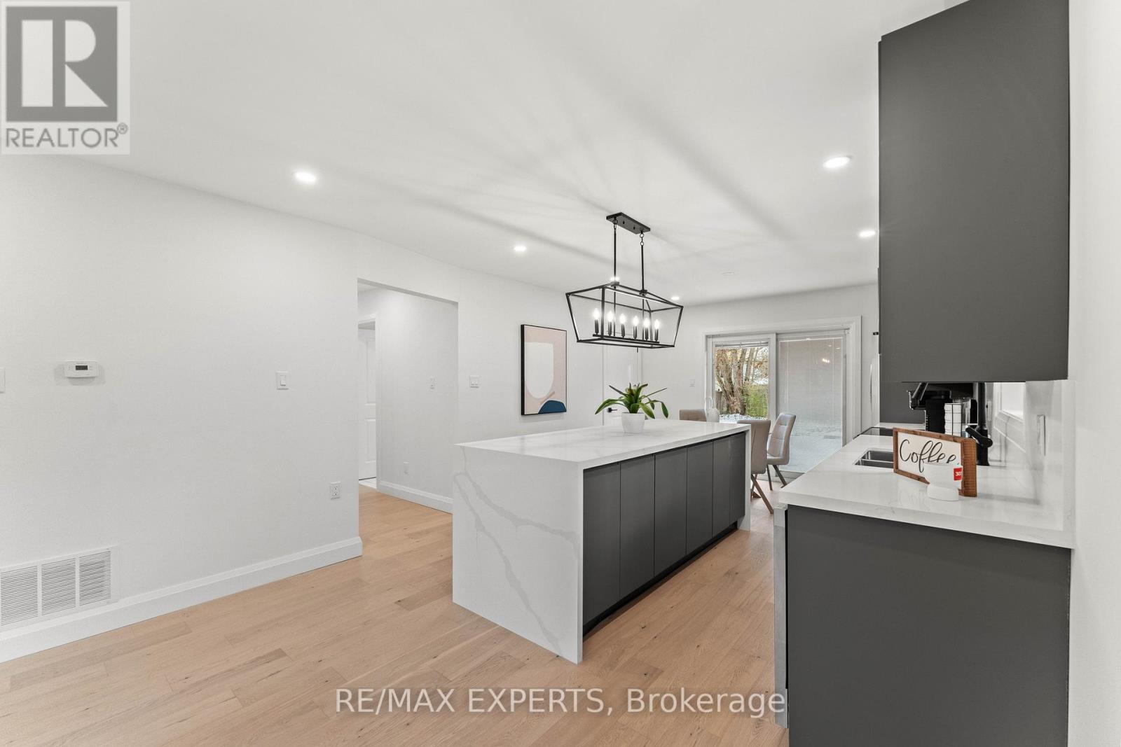 353 Walter Drive, Georgina, Ontario  L4P 3A8 - Photo 15 - N12689092