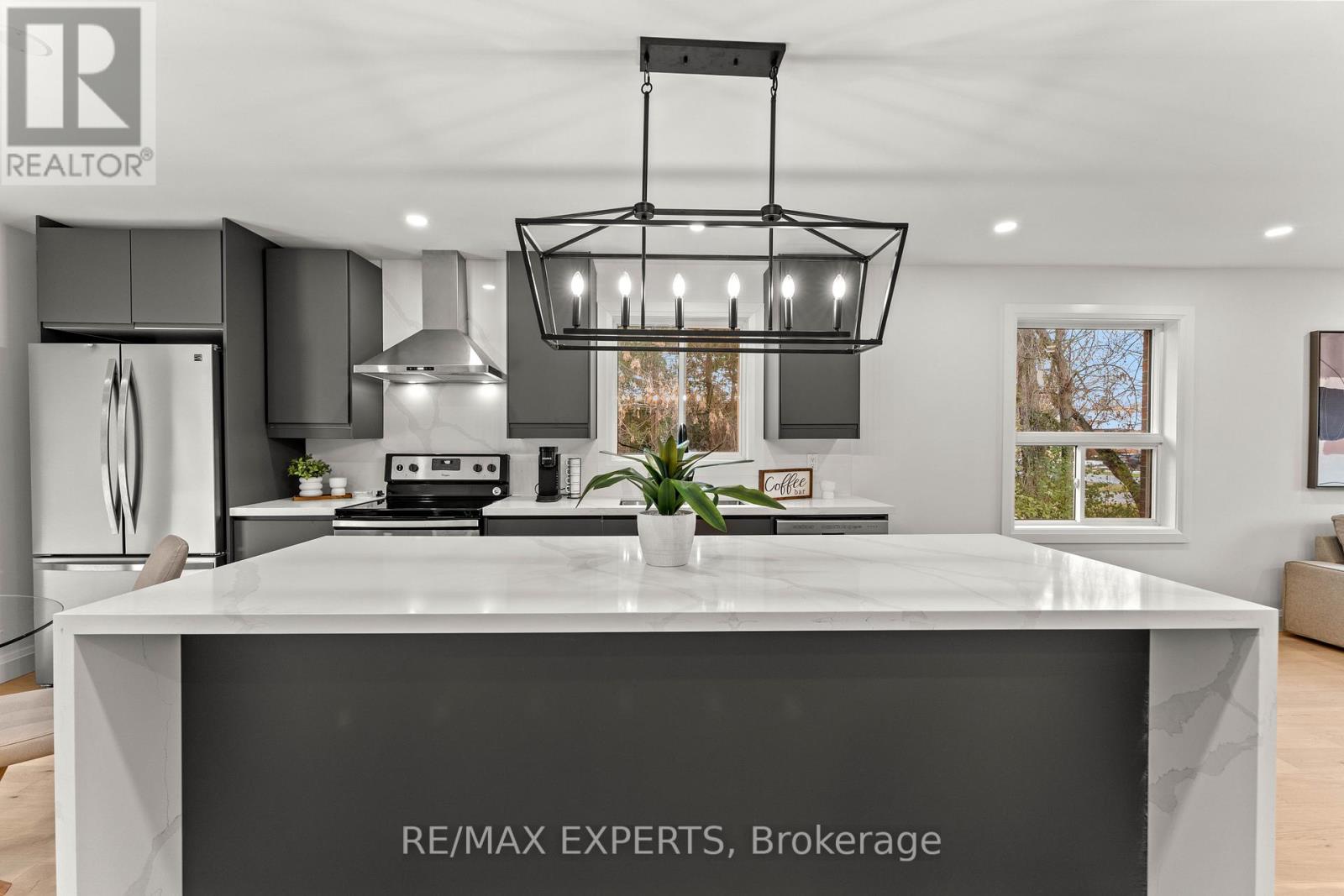 353 Walter Drive, Georgina, Ontario  L4P 3A8 - Photo 17 - N12689092