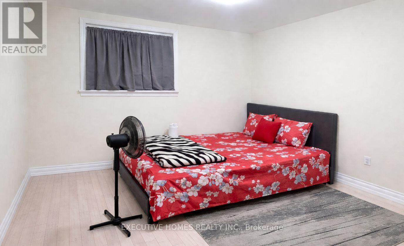 6 Manderley Pl Place, Brampton, Ontario  L6S 2S6 - Photo 10 - W12689512