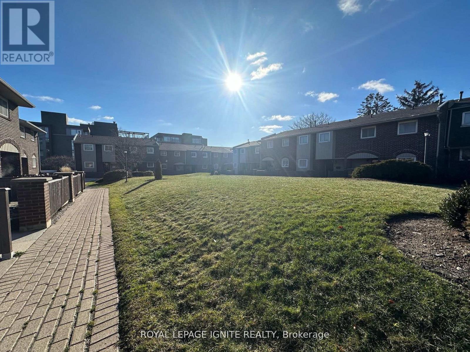 7 - 1302 Guelph Line, Burlington, Ontario  L7P 2S9 - Photo 6 - W12689522