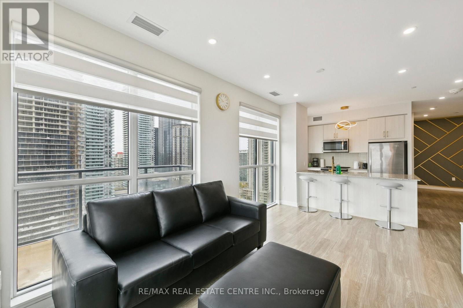 2302 - 4085 Parkside Village Drive, Mississauga, Ontario  L5B 0K9 - Photo 13 - W12689546