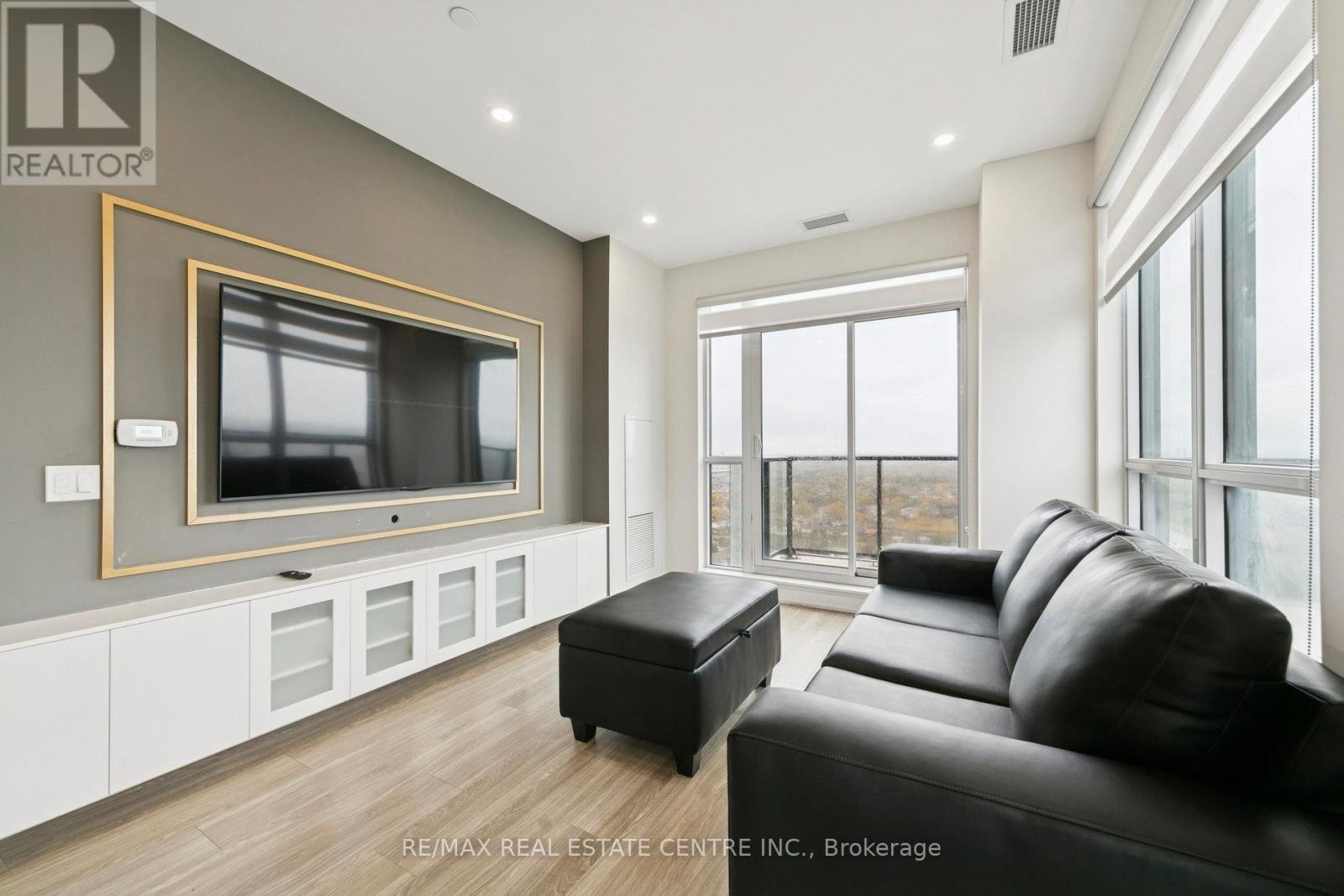 2302 - 4085 Parkside Village Drive, Mississauga, Ontario  L5B 0K9 - Photo 15 - W12689546