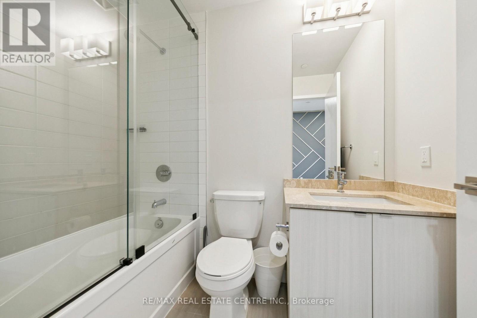 2302 - 4085 Parkside Village Drive, Mississauga, Ontario  L5B 0K9 - Photo 5 - W12689546