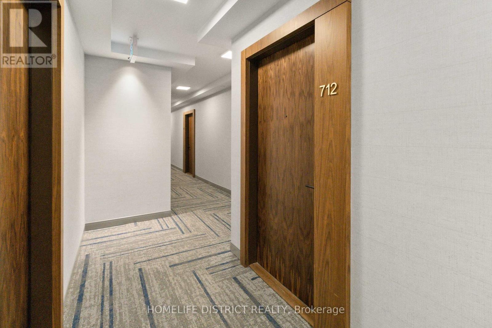 509 Dundas Street W, Oakville, Ontario  L6M 4M2 - Photo 3 - W12689558