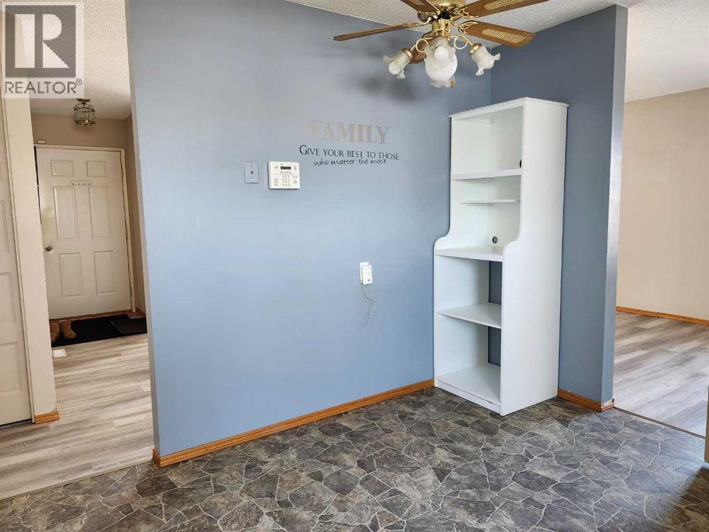 75 Hunts Crescent, Drumheller, Alberta  T0J 0Y6 - Photo 8 - A2275940