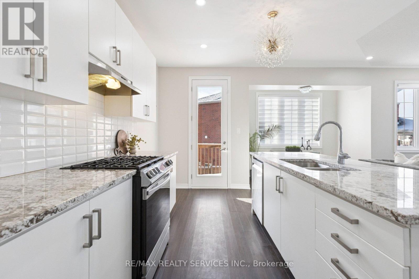 47 Dass Drive E, Centre Wellington, Ontario  N1M 0H1 - Photo 18 - X12689588