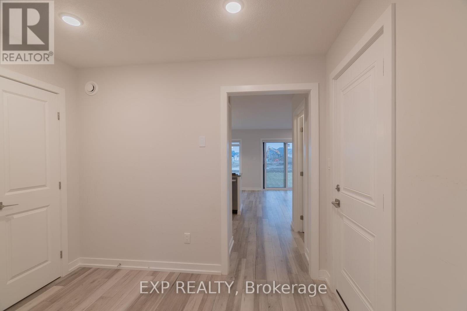 150 Empire Parkway, St. Thomas, Ontario  N5P 0P1 - Photo 4 - X12689592