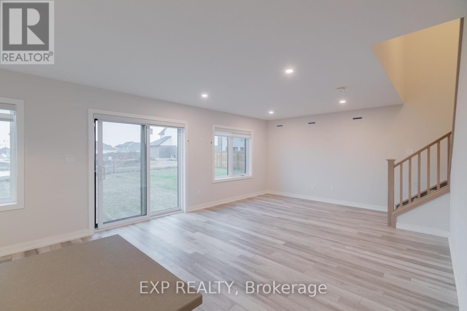 150 Empire Parkway, St. Thomas, Ontario  N5P 0P1 - Photo 6 - X12689592