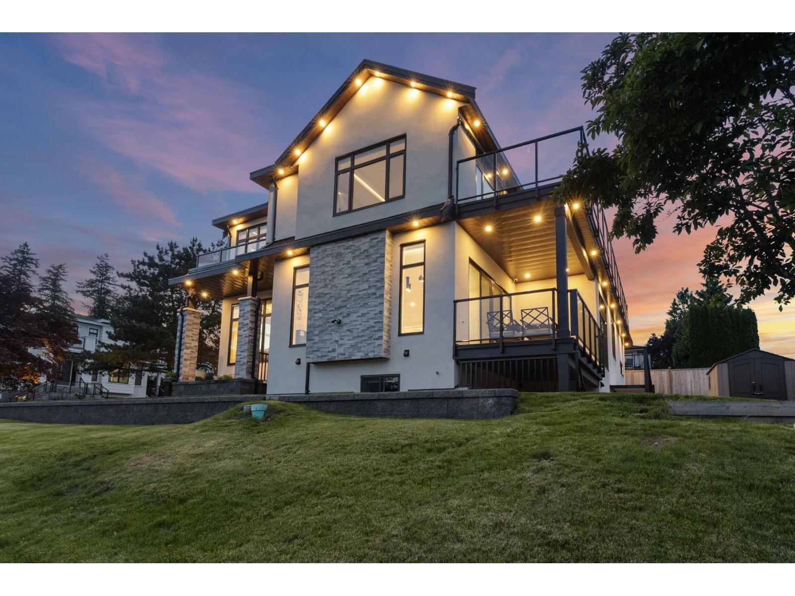 7814 167a Street, Surrey, British Columbia  V4N 0L9 - Photo 2 - R3078289