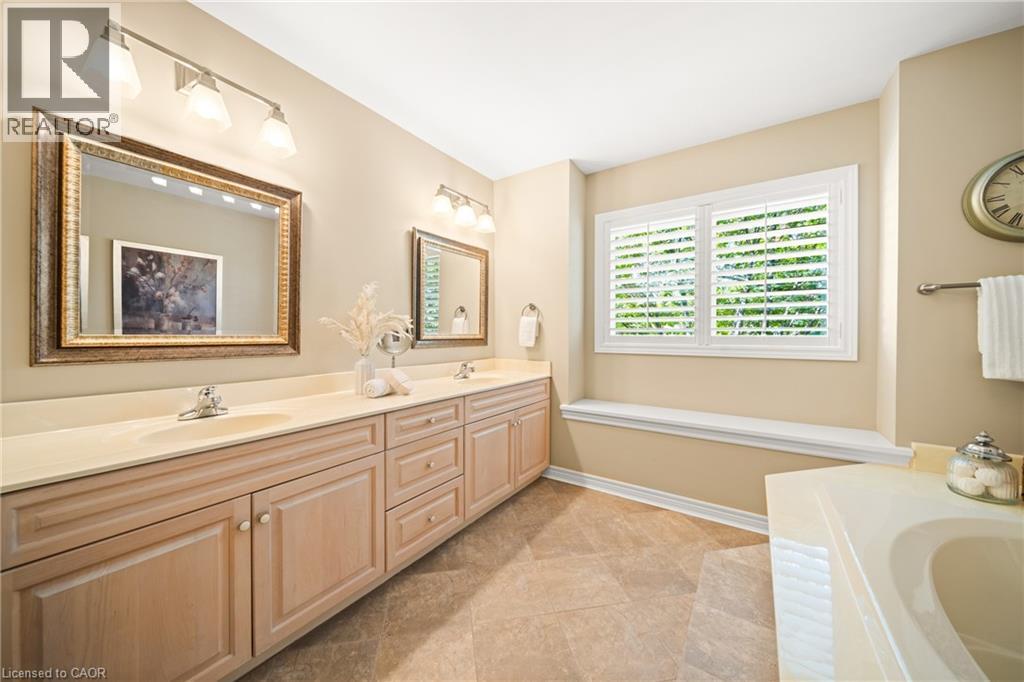 4165 Stonebridge Crescent, Burlington, Ontario  L7M 4N2 - Photo 36 - 40798041