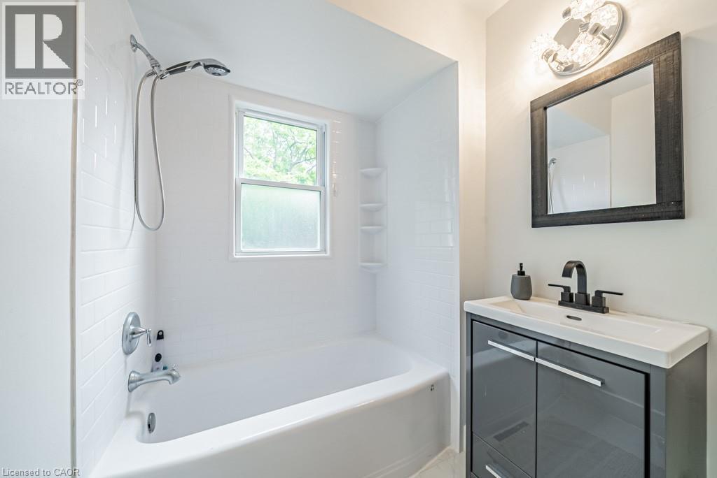 14 Woodbine Avenue Unit# A, St. Catharines, Ontario  L2N 3N3 - Photo 21 - 40798039