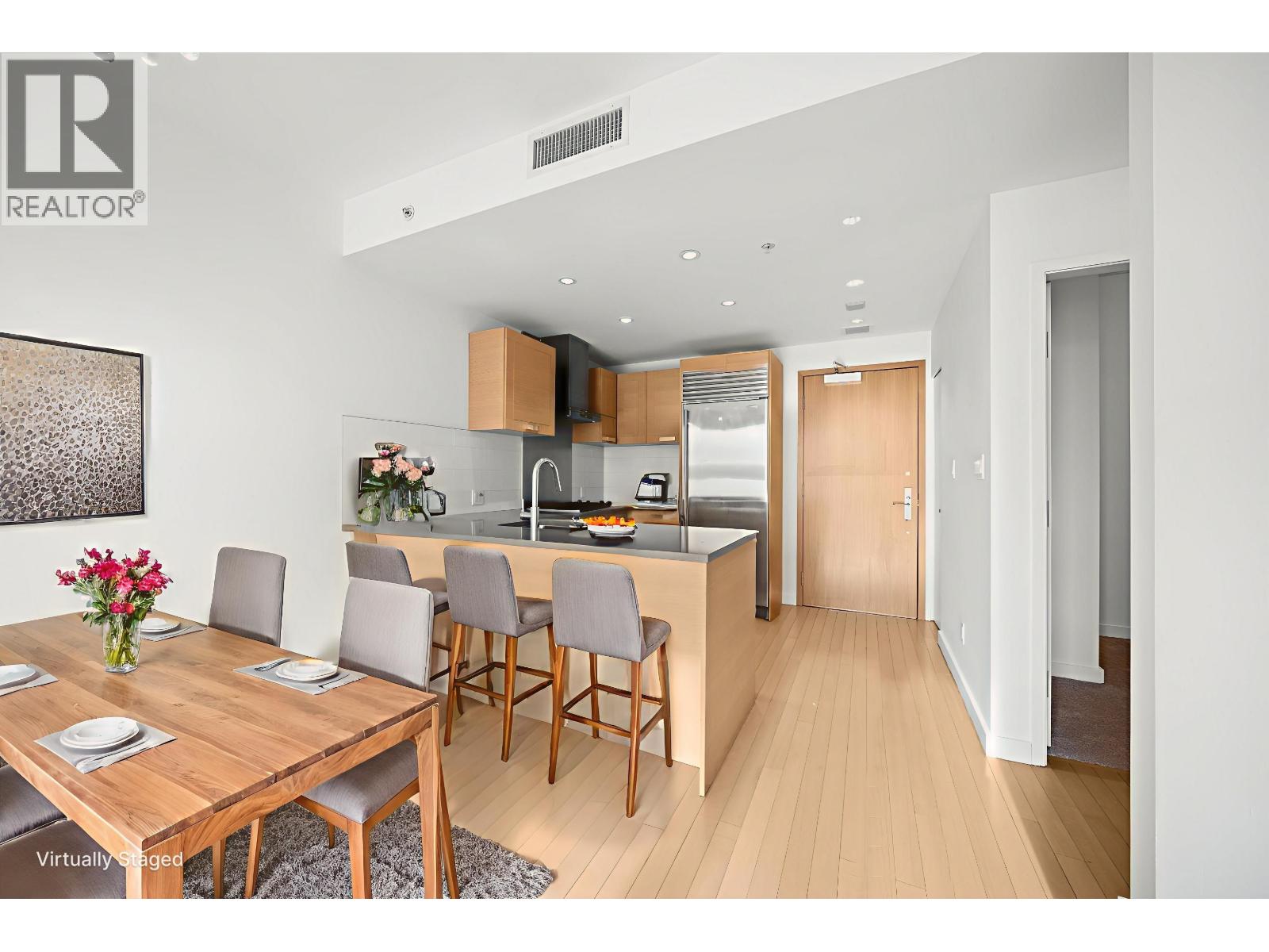 725 8080 Cambie Road, Richmond, British Columbia  V6X 0C1 - Photo 2 - R3078409